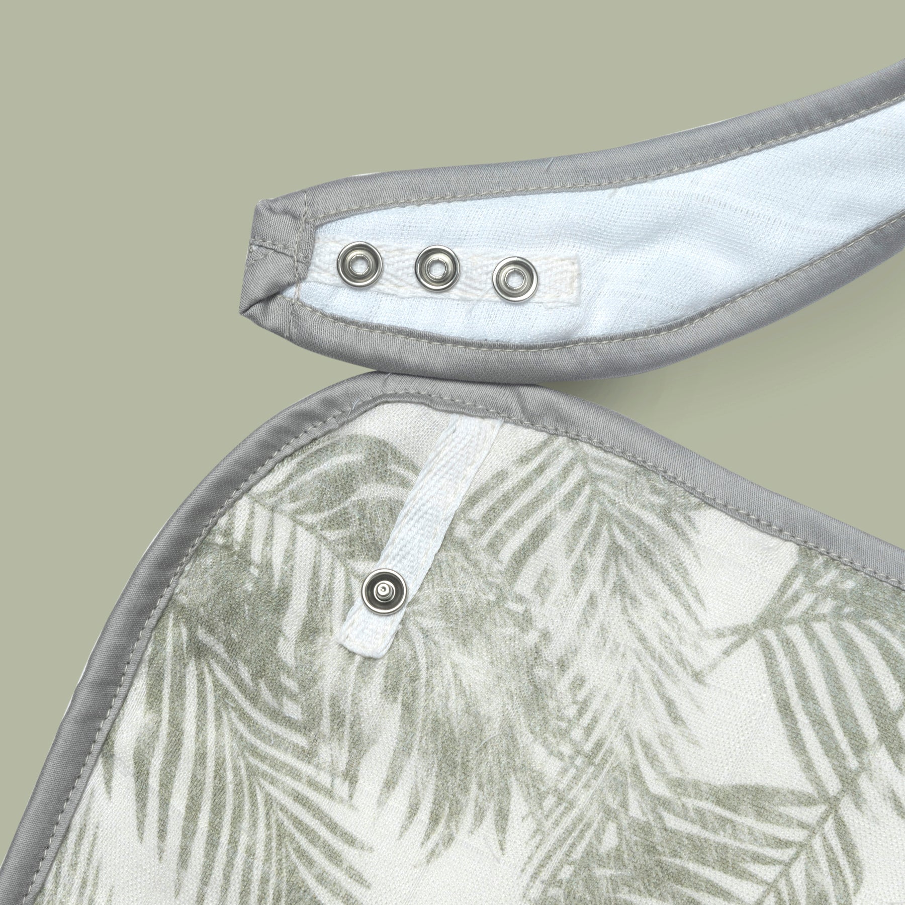 Pack of 3 Bamboo Muslin Bibs – Safari